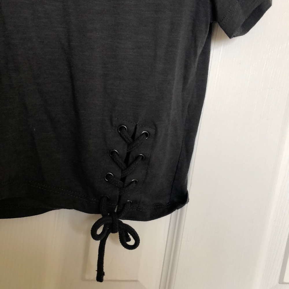 Forever 21 crop top with lace-up sides - Picture 2 of 3